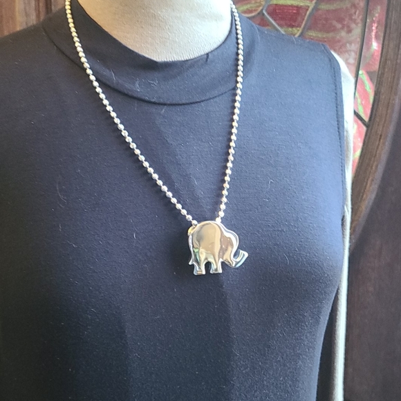 ALABAMA FANS ELEPHANT silver tone Pendant - Picture 7 of 10